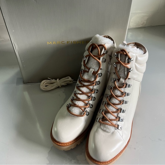Marc Fisher Womens Mallie 3 Ivory Lace Up Round Toe Winter Boot New With Box 8.5 - Picture 2 of 13